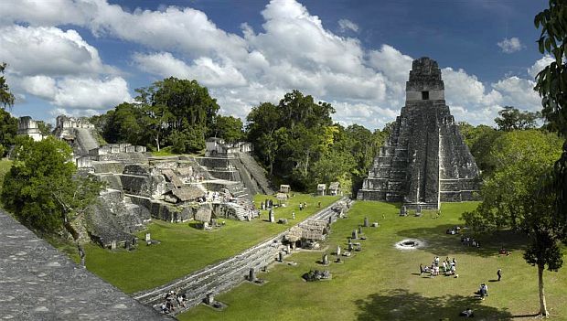 Der Große Platz von Tikal, die Nordakropolis und Tempel I, Shark