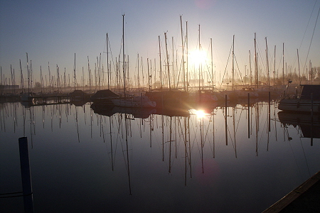 Sonnenaufgang Marina Makkum, Holland