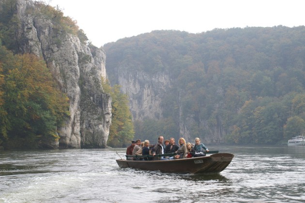 Kelheim_-_Ueberfahrt_ueer_die_Donau_bei_Kloster_Weltenburg_am_Donaudurchbruch