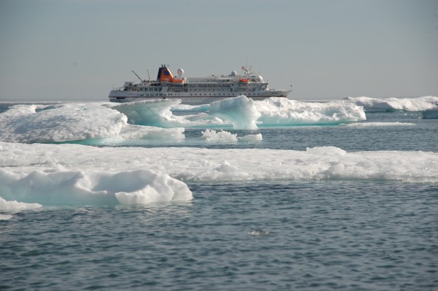 MS_BREMEN_Eines_der_letzten_Abenteuer_-_die_Nordwestpassage