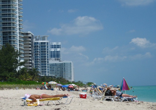 Miami_Beach_a_bit_north_of_South_Beach