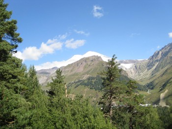 Elbrus vom Cheget aus gesehen Mount_Elbrus_as_seen_from_Cheget_Mountain