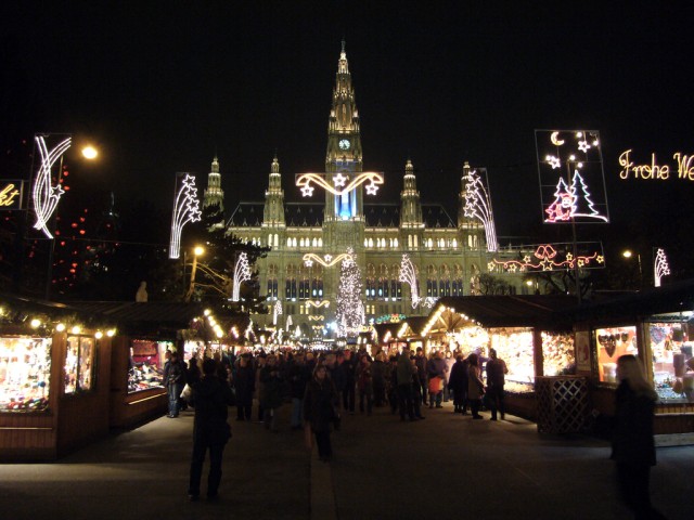 Rathaus_Christkindlmarkt_Vienna
