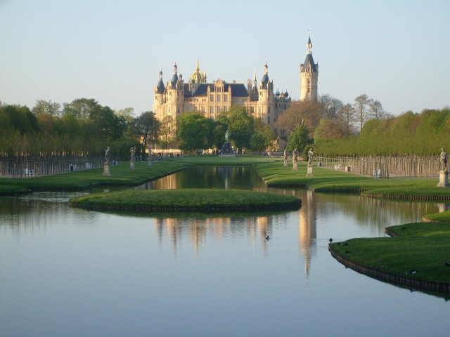 Schloss_im_Schweriner_See