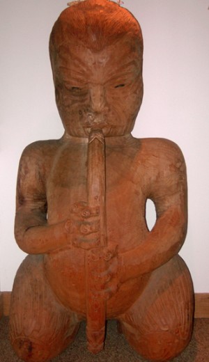 Carved_Maori_Figure_-_Umista_Cultural_Centre