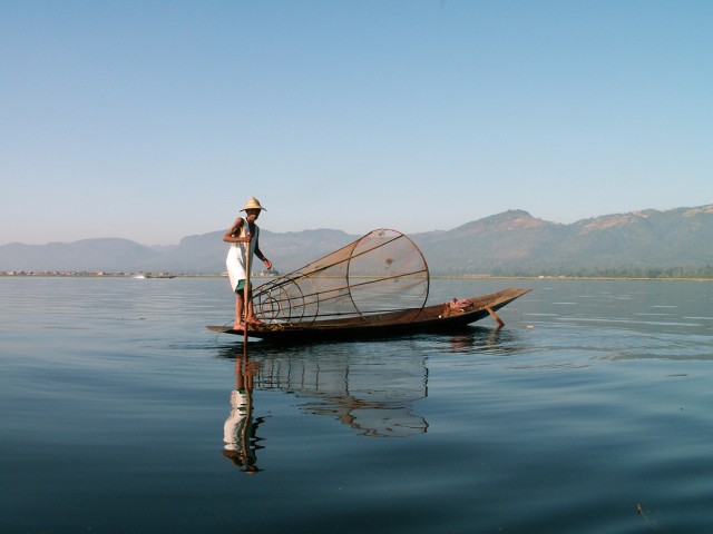 Einbein-Ruderer_am_Inle-See