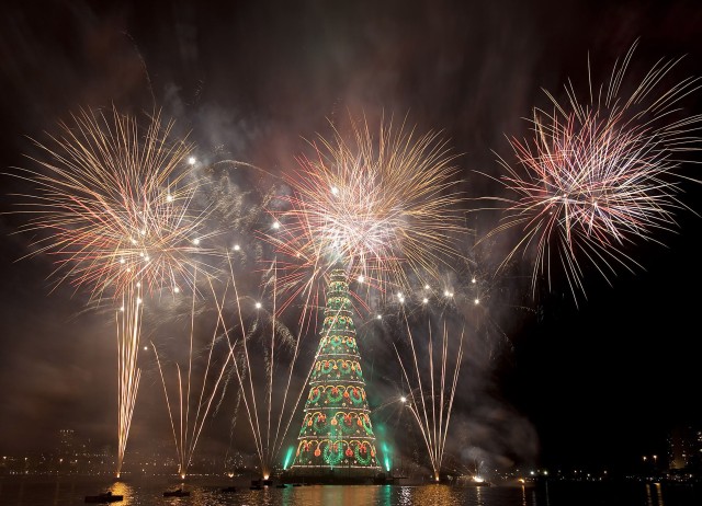 The_largest_floating_Christmas_tree_-_Bradesco