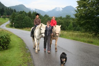 Auf_der_Radtour_im_Winkl_begegnen_einem_immer_wieder_freundliche_Menschen