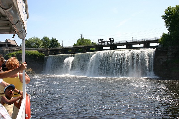 Rideau_Falls