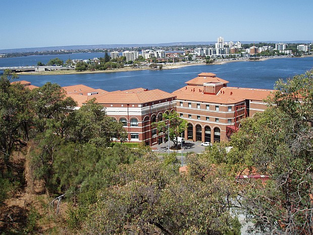 Swan_River_from_Botanic_Gardens_Kings_Park_Perth