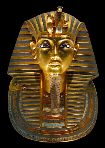 Goldene_Totenmaske_des_Tutanchamun_im_Aegyptischen_Museum_Kairo