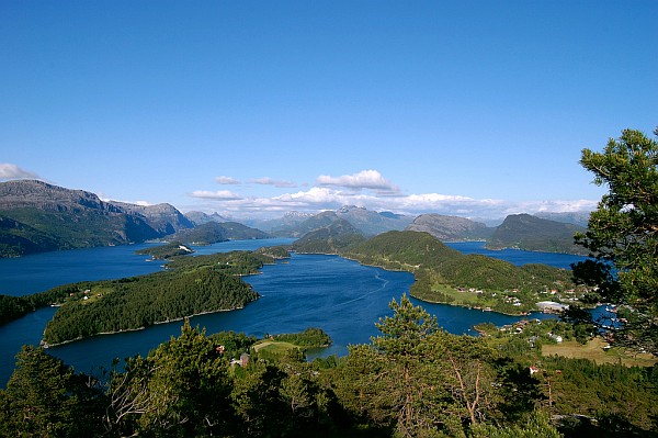Brandsoya, Sunnfjord