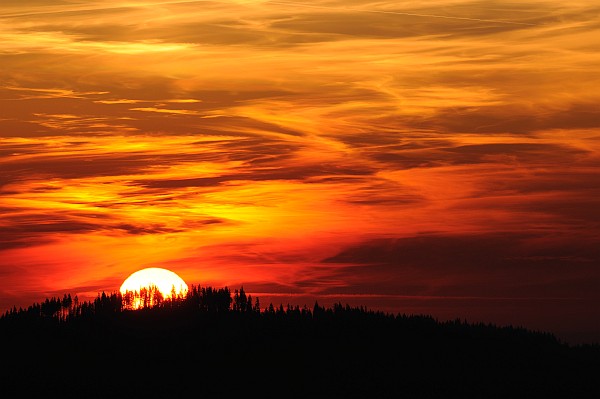 Sonnenuntergang über dem Bayerischen Wald