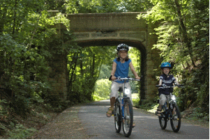 Kinder_beim_Radfahren